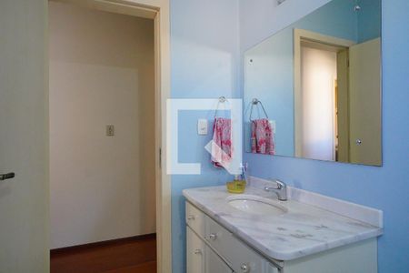 Casa à venda com 260m², 3 quartos e 2 vagasBanheiro Corredor