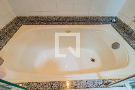 Casa de condomínio à venda com 107m², 3 quartos e 2 vagasBanheiro da Suíte