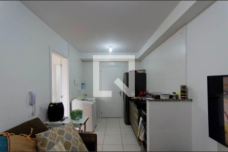 Sala e Cozinha Integrada  de apartamento para alugar com 1 quarto, 31m² em Vila Penteado, São Paulo