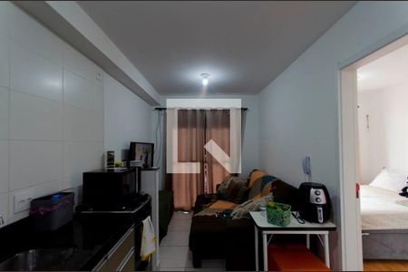 Sala e Cozinha Integrada  de apartamento para alugar com 1 quarto, 31m² em Vila Penteado, São Paulo