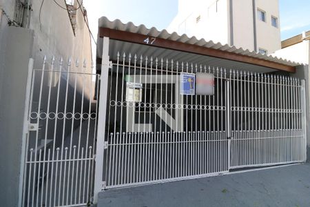 Casa para alugar com 152m², 2 quartos e 2 vagasFachada