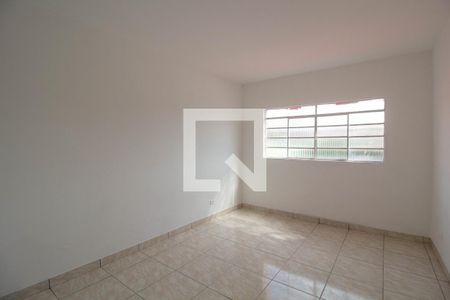 Quarto 1 de casa para alugar com 2 quartos, 80m² em Vila Carmosina, São Paulo