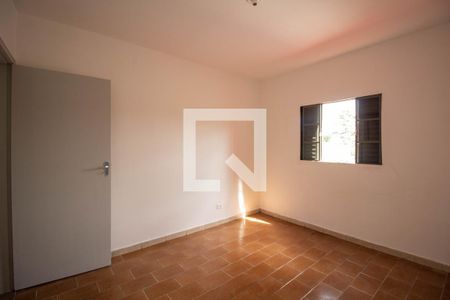 Quarto 2 de casa para alugar com 2 quartos, 80m² em Vila Carmosina, São Paulo
