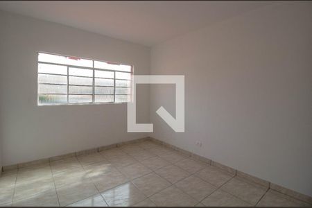 Quarto 1 de casa para alugar com 2 quartos, 80m² em Vila Carmosina, São Paulo