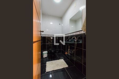 Lavabo de casa de condomínio à venda com 4 quartos, 482m² em Gardênia Azul, Rio de Janeiro