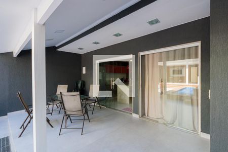 Casa de condomínio à venda com 482m², 4 quartos e 3 vagas Casa de condomínio à venda com 482m², 4 quartos e 3 vagasVaranda dos Fundos