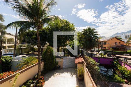 Casa de condomínio à venda com 482m², 4 quartos e 3 vagas Casa de condomínio à venda com 482m², 4 quartos e 3 vagasVista da Varanda da Suíte 2