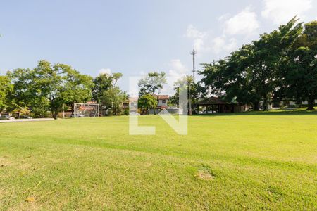 Casa de condomínio à venda com 482m², 4 quartos e 3 vagas Casa de condomínio à venda com 482m², 4 quartos e 3 vagasCondomínio