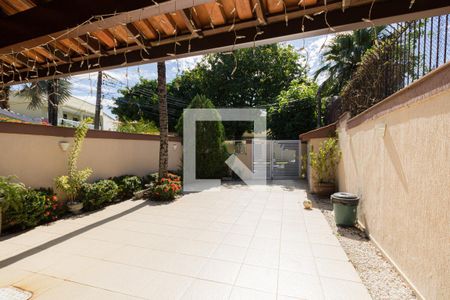 Casa de condomínio à venda com 482m², 4 quartos e 3 vagas Casa de condomínio à venda com 482m², 4 quartos e 3 vagasGaragem