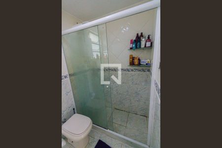 Casa de condomínio à venda com 482m², 4 quartos e 3 vagas Casa de condomínio à venda com 482m², 4 quartos e 3 vagasBanheiro da Suíte 2