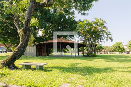 Casa de condomínio à venda com 482m², 4 quartos e 3 vagas Casa de condomínio à venda com 482m², 4 quartos e 3 vagasCondomínio