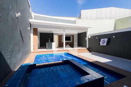 Casa de condomínio à venda com 482m², 4 quartos e 3 vagas Casa de condomínio à venda com 482m², 4 quartos e 3 vagasPiscina e Hidro