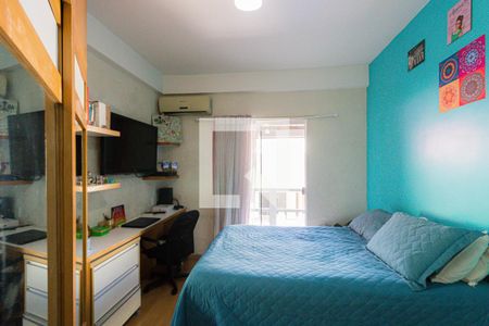 Casa de condomínio à venda com 482m², 4 quartos e 3 vagas Casa de condomínio à venda com 482m², 4 quartos e 3 vagasQuarto 1