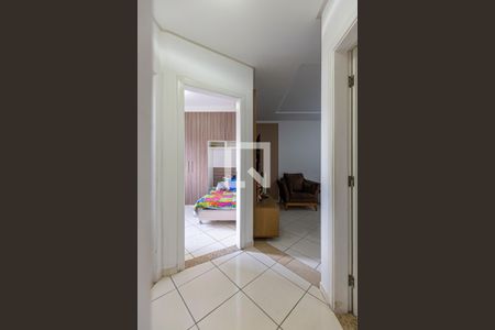Corredor de apartamento para alugar com 3 quartos, 160m² em Vila Pires, Santo André