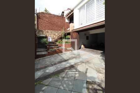 Casa à venda com 250m², 3 quartos e 4 vagasFachada interna 