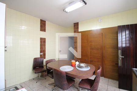 Casa à venda com 250m², 3 quartos e 4 vagasCozinha 