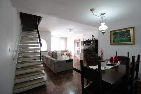 Casa à venda com 250m², 3 quartos e 4 vagasSala  