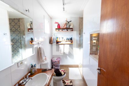 Casa à venda com 260m², 2 quartos e 2 vagasBanheiro da Suíte