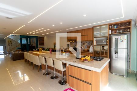 Casa à venda com 260m², 2 quartos e 2 vagasCozinha