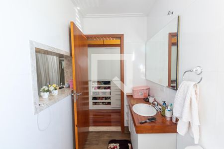 Casa à venda com 260m², 2 quartos e 2 vagasBanheiro da Suíte