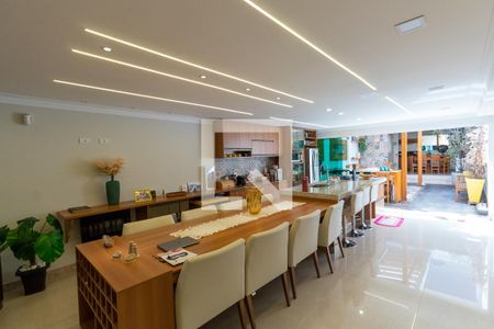 Casa à venda com 260m², 2 quartos e 2 vagasCozinha