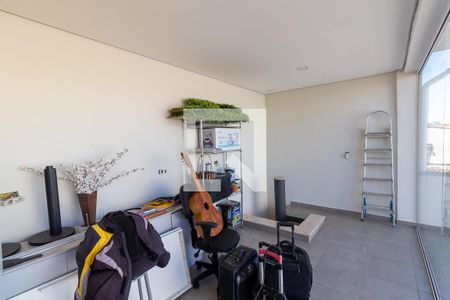 Casa à venda com 260m², 2 quartos e 2 vagasEscritório