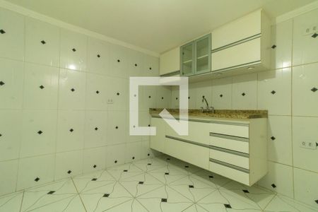 Cozinha de casa para alugar com 1 quarto, 28m² em Vila Dalila, São Paulo