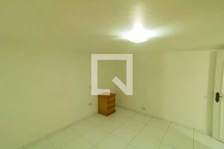 Quarto de casa para alugar com 1 quarto, 28m² em Vila Dalila, São Paulo
