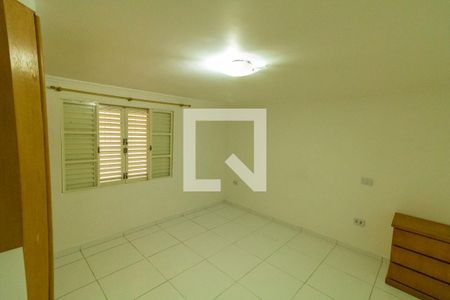 Quarto de casa para alugar com 1 quarto, 28m² em Vila Dalila, São Paulo