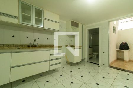 Cozinha de casa para alugar com 1 quarto, 28m² em Vila Dalila, São Paulo