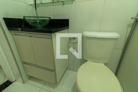 Banheiro de casa para alugar com 1 quarto, 28m² em Vila Dalila, São Paulo