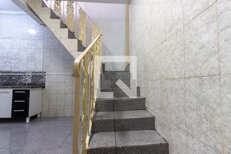 Escada de casa para alugar com 3 quartos, 90m² em Burgo Paulista, São Paulo