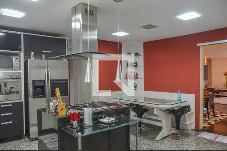 Apartamento para alugar com 242m², 4 quartos e 4 vagas Apartamento para alugar com 242m², 4 quartos e 4 vagasCozinha