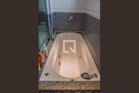 Apartamento para alugar com 242m², 4 quartos e 4 vagas Apartamento para alugar com 242m², 4 quartos e 4 vagasBanheiro da Suíte 3