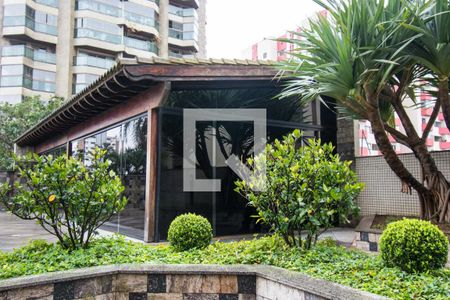 Apartamento para alugar com 242m², 4 quartos e 4 vagas Apartamento para alugar com 242m², 4 quartos e 4 vagasÁrea de Serviço