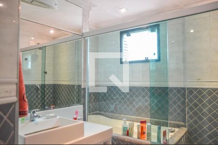 Apartamento para alugar com 242m², 4 quartos e 4 vagas Apartamento para alugar com 242m², 4 quartos e 4 vagasBanheiro da Suíte 3