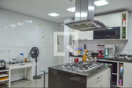 Apartamento para alugar com 242m², 4 quartos e 4 vagas Apartamento para alugar com 242m², 4 quartos e 4 vagasCozinha
