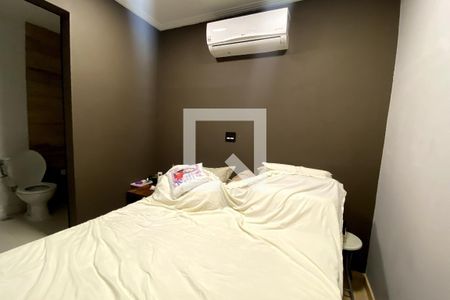 Quarto de casa para alugar com 2 quartos, 64m² em Vila Sarapui, Duque de Caxias