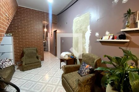 Sala de casa para alugar com 2 quartos, 64m² em Vila Sarapui, Duque de Caxias