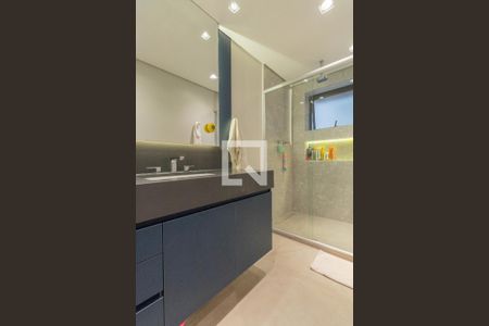 Apartamento à venda com 178m², 3 quartos e 3 vagasSuíte 1 - banheiro