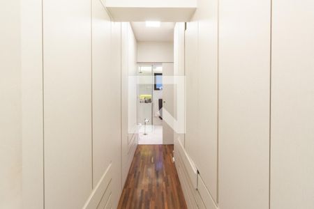 Apartamento à venda com 178m², 3 quartos e 3 vagasSuíte 3 - closet