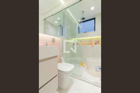 Apartamento à venda com 178m², 3 quartos e 3 vagasSuíte 2 - banheiro