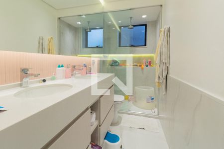 Apartamento à venda com 178m², 3 quartos e 3 vagasSuíte 2 - banheiro