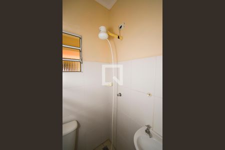 Banheiro  de casa para alugar com 1 quarto, 50m² em Vila Nivi, São Paulo