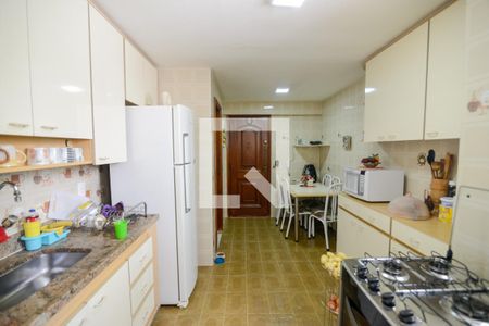 Apartamento à venda com 105m², 3 quartos e 2 vagasCozinha