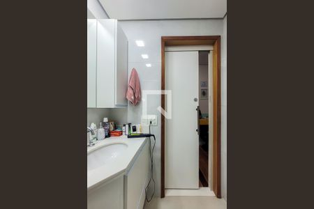 Apartamento à venda com 186m², 4 quartos e 3 vagasBanheiro da Suíte 1