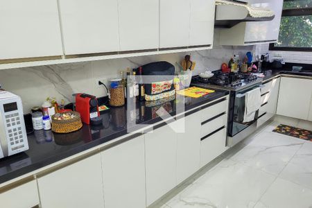 Apartamento à venda com 186m², 4 quartos e 3 vagasCozinha