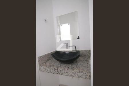 Casa à venda com 270m², 4 quartos e 5 vagasBanheiro de Serviço