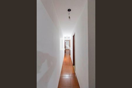 Casa à venda com 170m², 3 quartos e 2 vagasCorredor