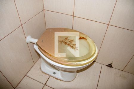 Casa à venda com 240m², 4 quartos e 2 vagasBanheiro 4